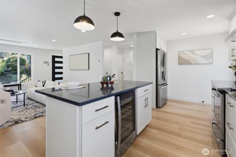 4257 W 33rd Ave W Seattle WA 98199