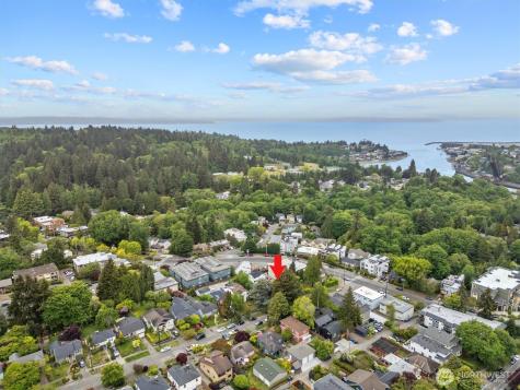 4257 W 33rd Ave W Seattle WA 98199