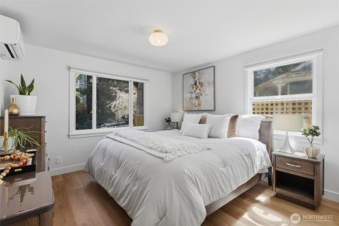 4257 W 33rd Ave W Seattle WA 98199