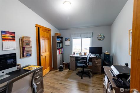 182 Point Drive Oroville WA 98844