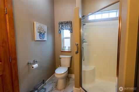 182 Point Drive Oroville WA 98844