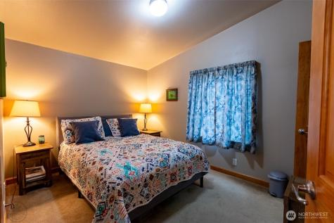 182 Point Drive Oroville WA 98844