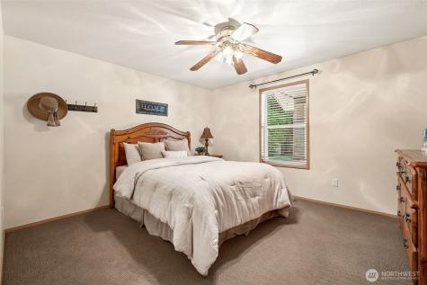 3122 Hollywood Drive NE Olympia WA 98516