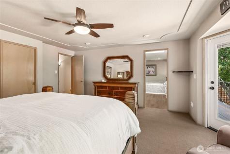 3122 Hollywood Drive NE Olympia WA 98516