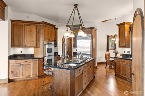 4725 W Mercer Way Mercer Island WA 98040