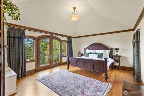 4725 W Mercer Way Mercer Island WA 98040