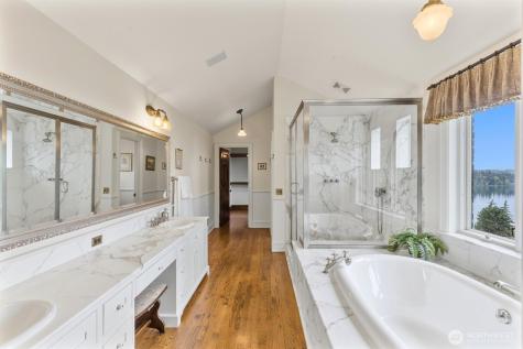 4725 W Mercer Way Mercer Island WA 98040