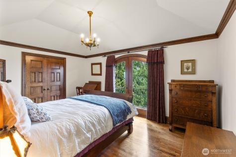 4725 W Mercer Way Mercer Island WA 98040