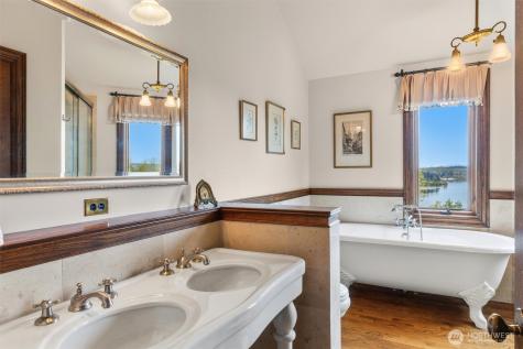 4725 W Mercer Way Mercer Island WA 98040