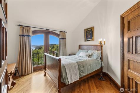 4725 W Mercer Way Mercer Island WA 98040