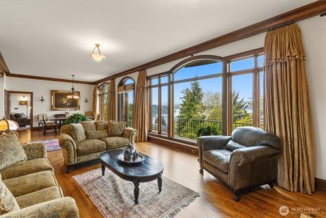 4725 W Mercer Way Mercer Island WA 98040