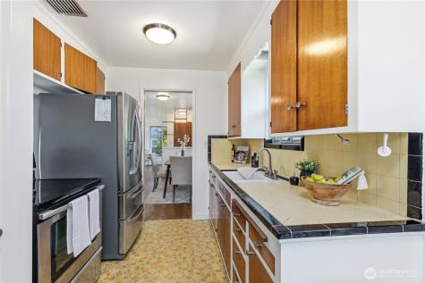 6542 43rd Avenue NE Seattle WA 98115