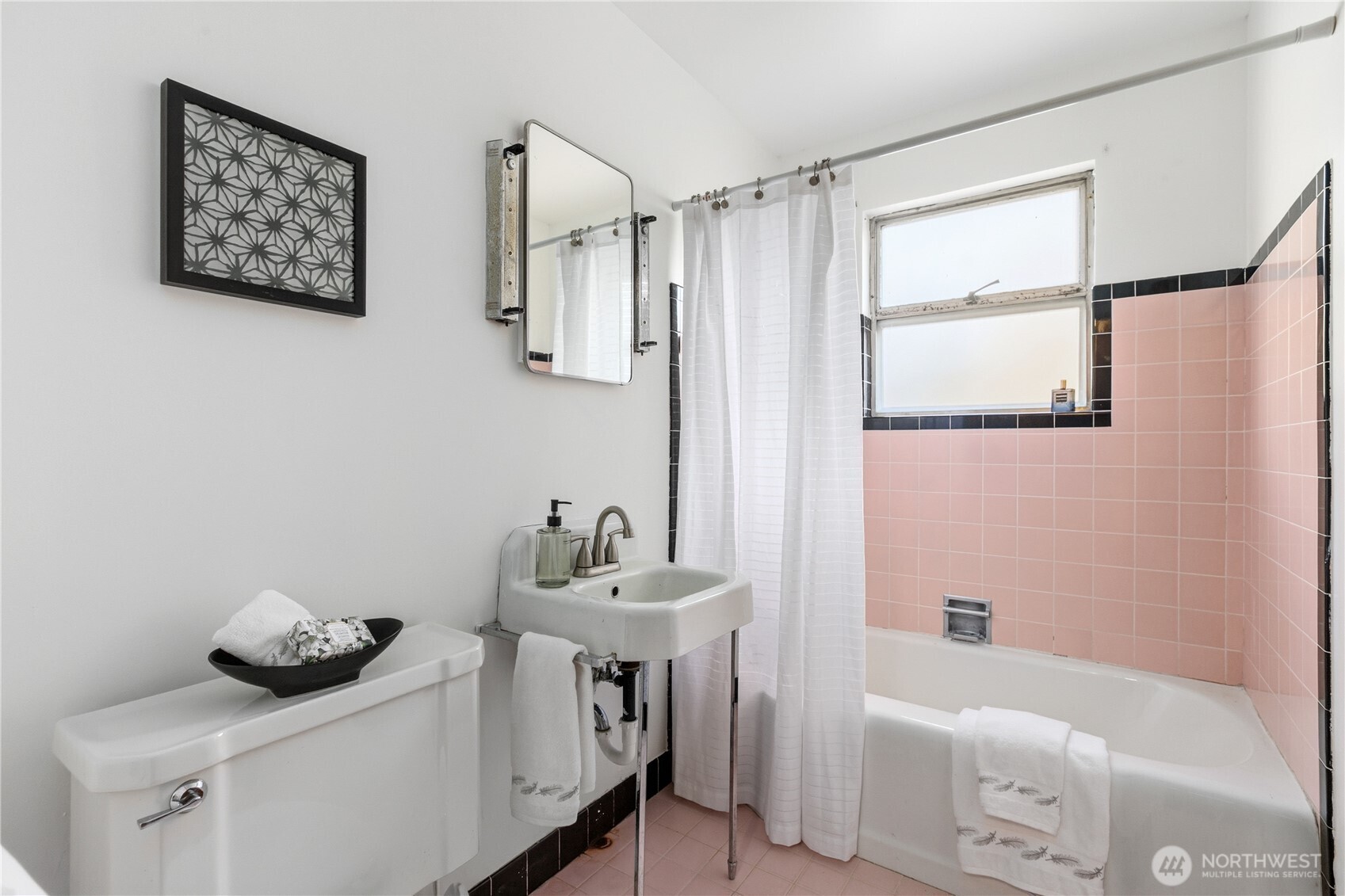 6542 43rd Avenue NE Seattle WA 98115