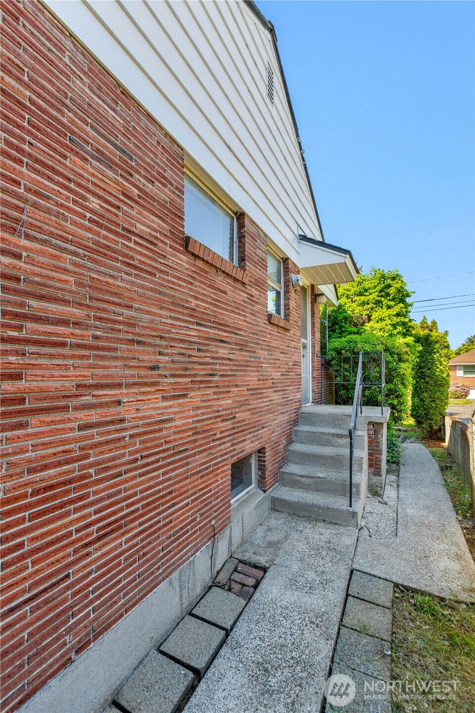 6542 43rd Avenue NE Seattle WA 98115