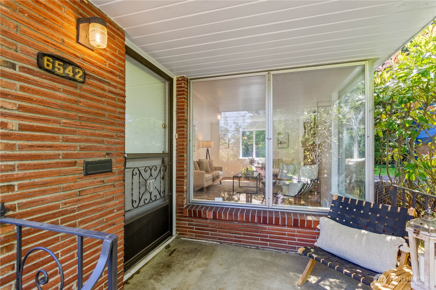 6542 43rd Avenue NE Seattle WA 98115