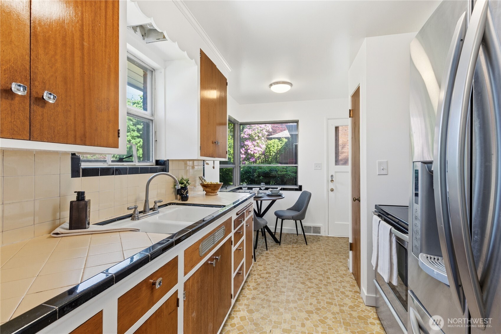 6542 43rd Avenue NE Seattle WA 98115