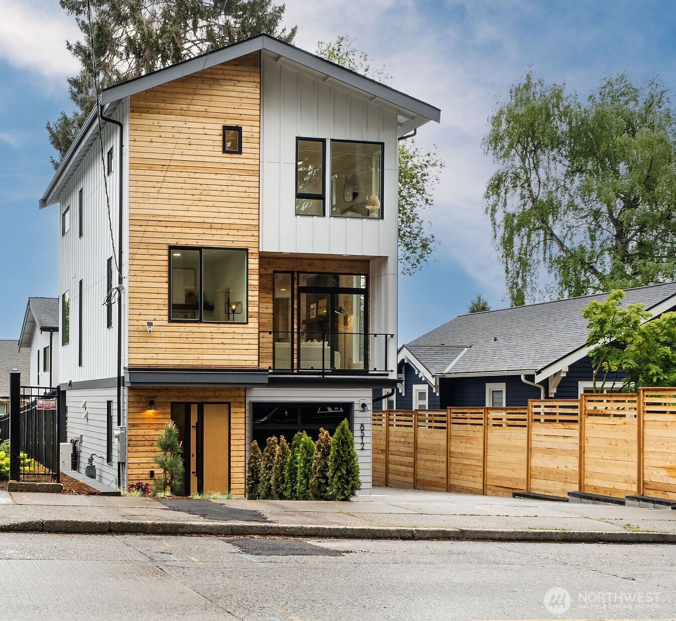 8512 15th Avenue NE Seattle WA 98115