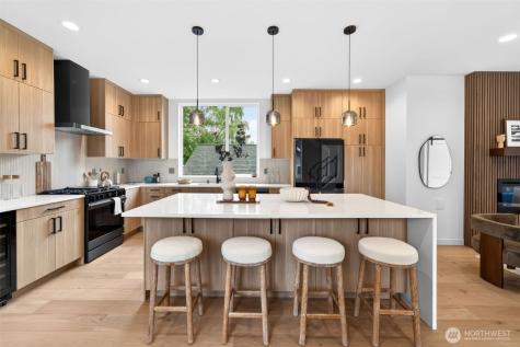 8512 15th Avenue NE Seattle WA 98115