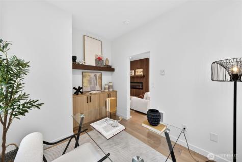 8512 15th Avenue NE Seattle WA 98115