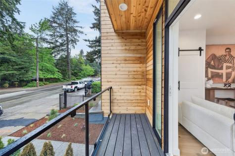 8512 15th Avenue NE Seattle WA 98115