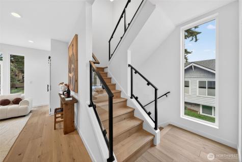 8512 15th Avenue NE Seattle WA 98115