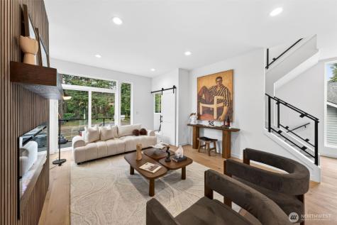8512 15th Avenue NE Seattle WA 98115