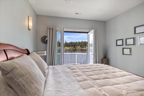 17319 191st Avenue NE Woodinville WA 98072