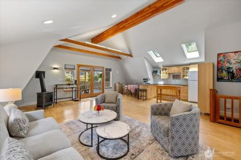 17319 191st Avenue NE Woodinville WA 98072