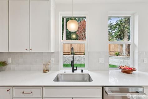 20205 5th Avenue NW Shoreline WA 98177