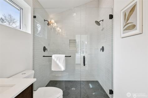 20205 5th Avenue NW Shoreline WA 98177