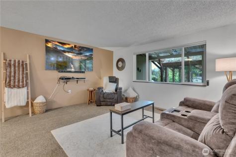 32544 24th Avenue SW Federal Way WA 98023