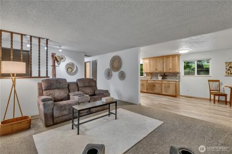 32544 24th Avenue SW Federal Way WA 98023