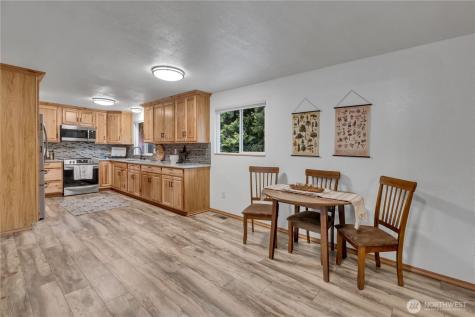 32544 24th Avenue SW Federal Way WA 98023
