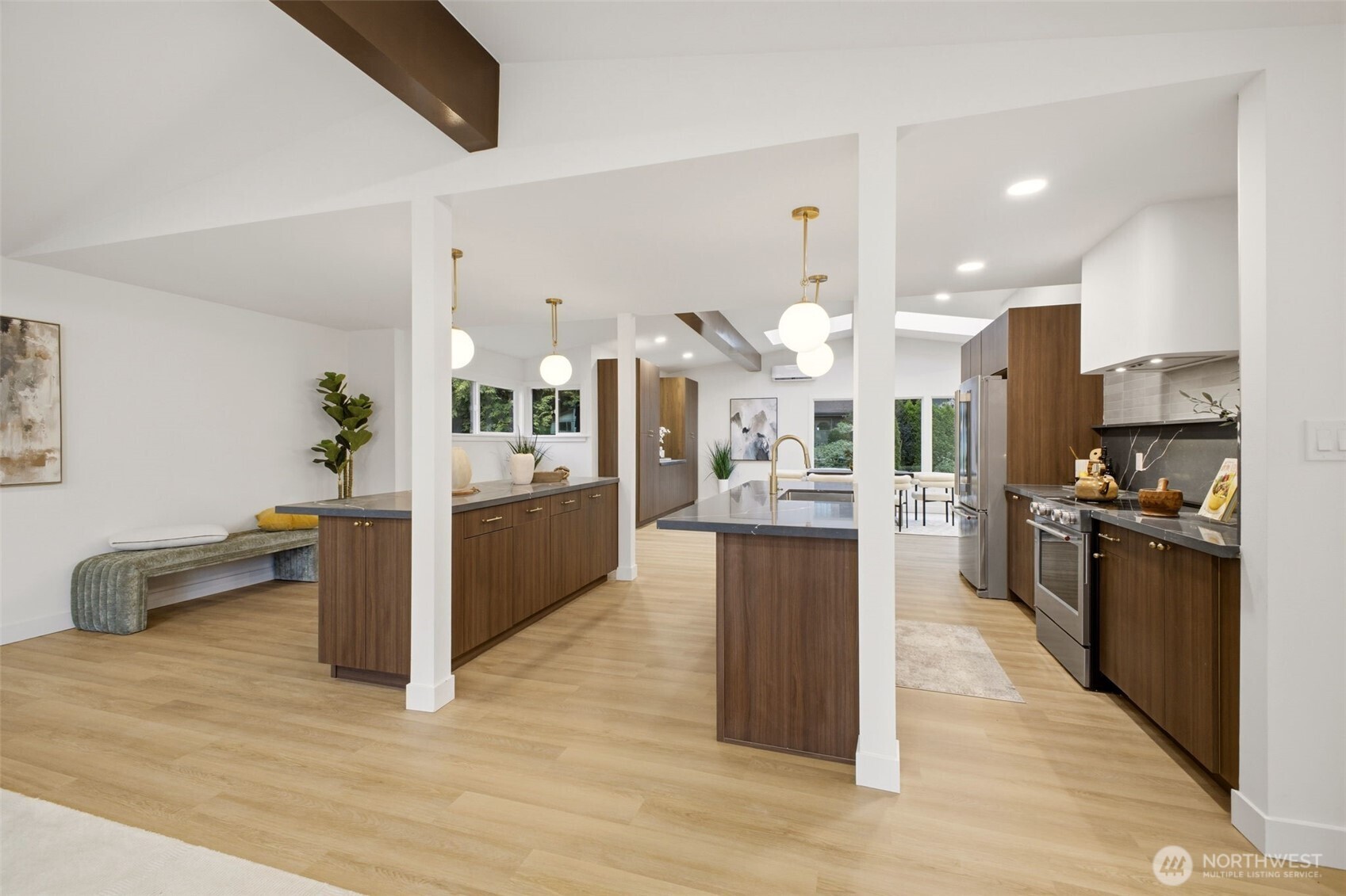 1547 NE Brockman Place Seattle WA 98125