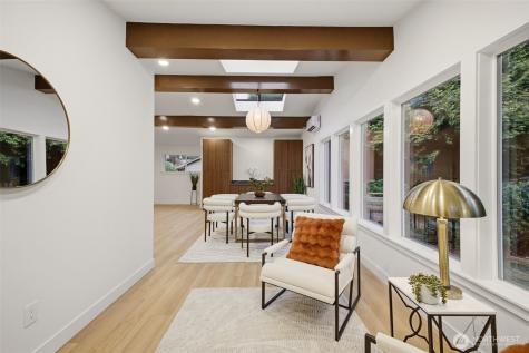 1547 NE Brockman Place Seattle WA 98125