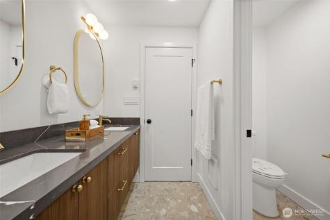 1547 NE Brockman Place Seattle WA 98125