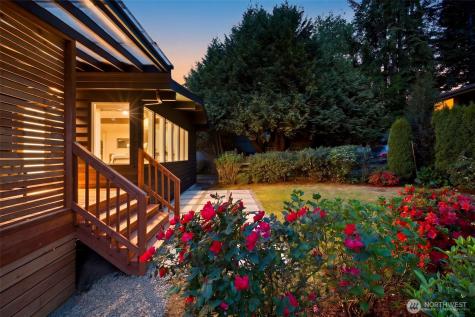 1547 NE Brockman Place Seattle WA 98125