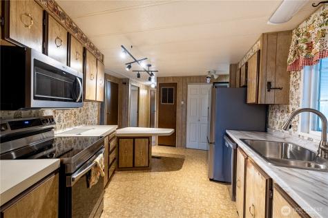 225 NE Ernst Oak Harbor WA 98277
