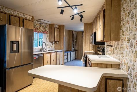 225 NE Ernst Oak Harbor WA 98277