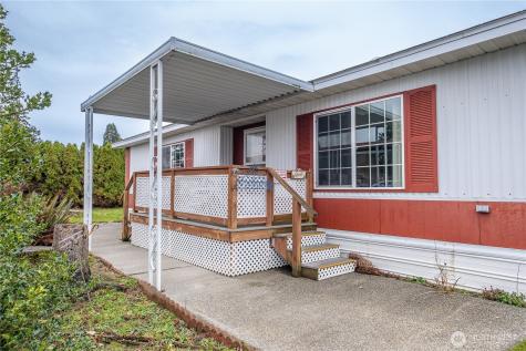 225 NE Ernst Oak Harbor WA 98277