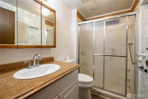 225 NE Ernst Oak Harbor WA 98277