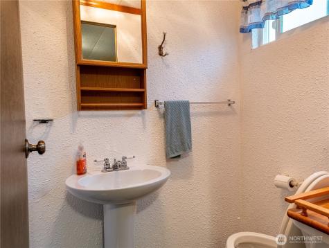 225 NE Ernst Oak Harbor WA 98277
