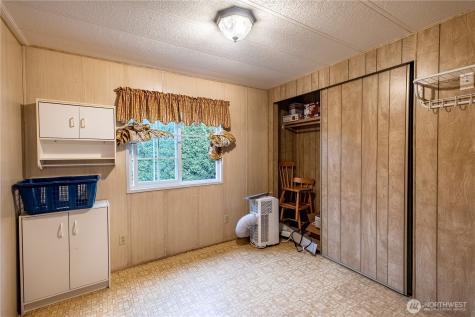 225 NE Ernst Oak Harbor WA 98277