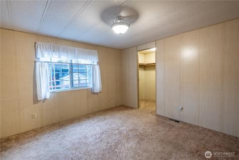 225 NE Ernst Oak Harbor WA 98277