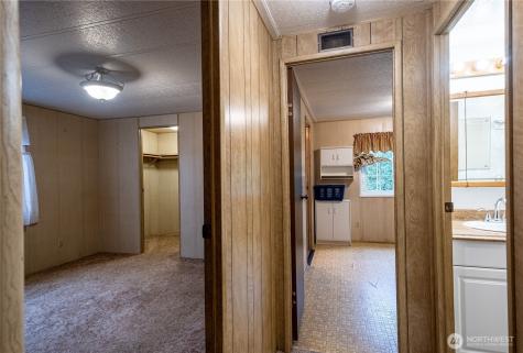 225 NE Ernst Oak Harbor WA 98277