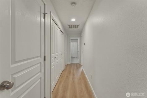 1203 Carver Street College Place WA 99324