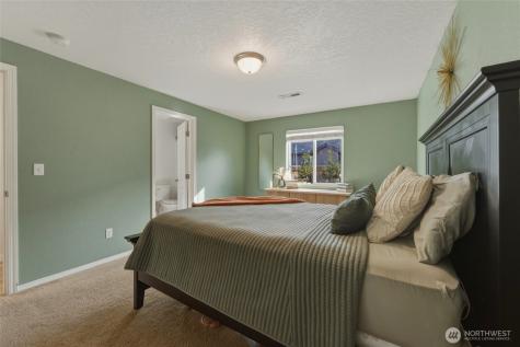 1203 Carver Street College Place WA 99324