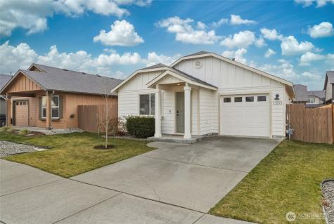 1203 Carver Street College Place WA 99324