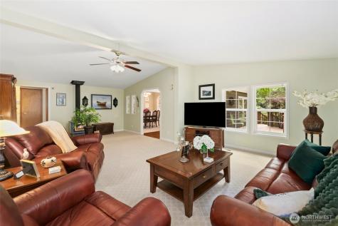 11116 Matthews Way Anderson Island WA 98303