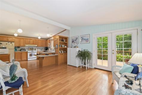 11116 Matthews Way Anderson Island WA 98303
